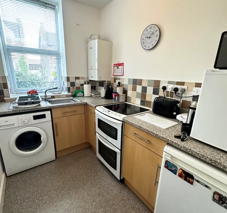 Gordon-Road-1-Bed-Flat-Kitchen