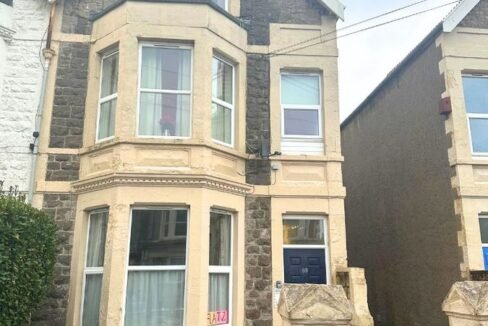 Image is showing the front of the 1 bed flat on Moorland Road, Weston-Super-Mare.