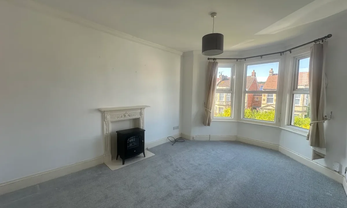 2-bed-flat-Sandford-Road-Lounge